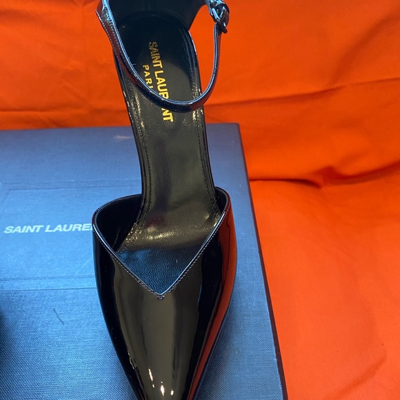 Only worn once Black Saint Laurent Zizi Patent Pumps - Picture 5 of 6